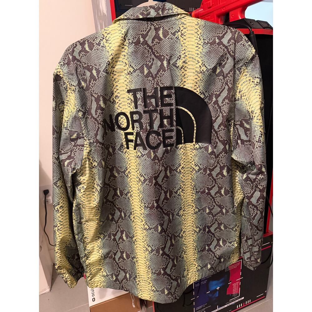 Supreme x The North Face jacket / wind breaker medium - Picture 2 of 5